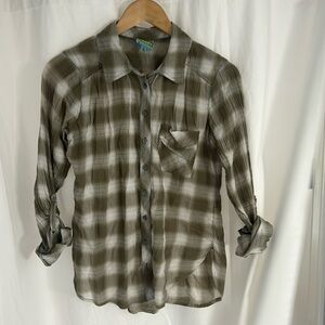 C & C California super light plaid army green button up